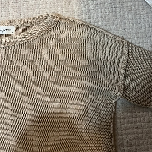 Carly Jean Los Angeles Cropped Sweater - Picture 4 of 5